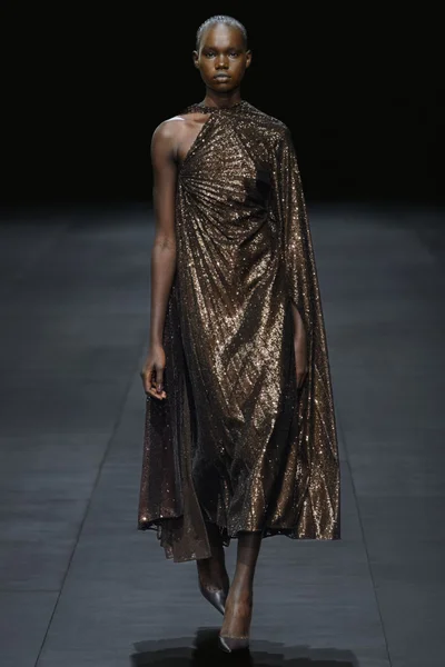 Look 13